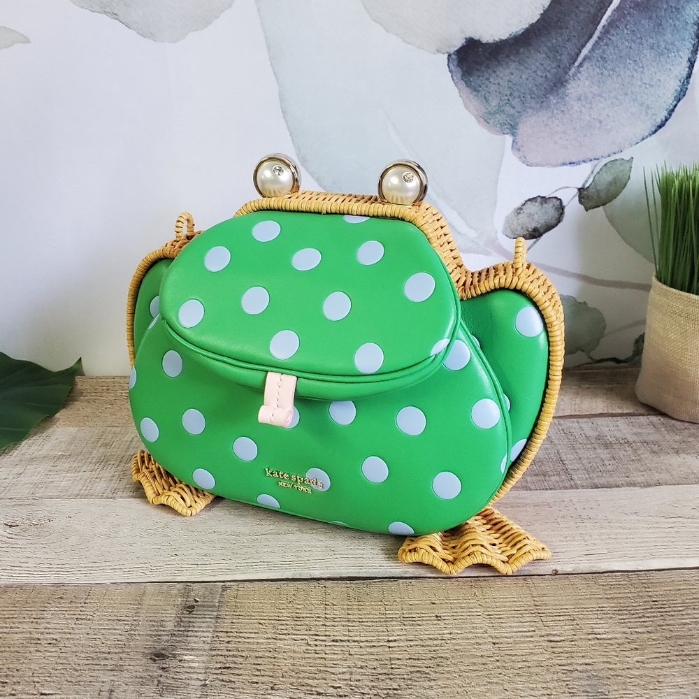 KATE SPADE | Lily Polka Dot Wicker 3D Frog Crossbody w/ Card Holder 2-pc Set - Picture 8 of 13